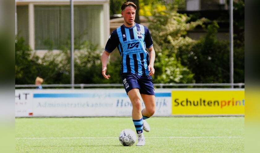Sven Koppenol scoorde 1 van de twee doelpunten die Forum Sport naar een 0-2 overwinning leidden tegen hekkensluiter Die Haghe (foto:AW).