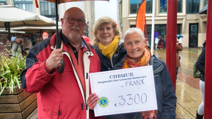 Ed Boutkan, Inge Groen in 't Woudt (midden) en Karin van der Lee. Foto: Gerard van Warmerdam