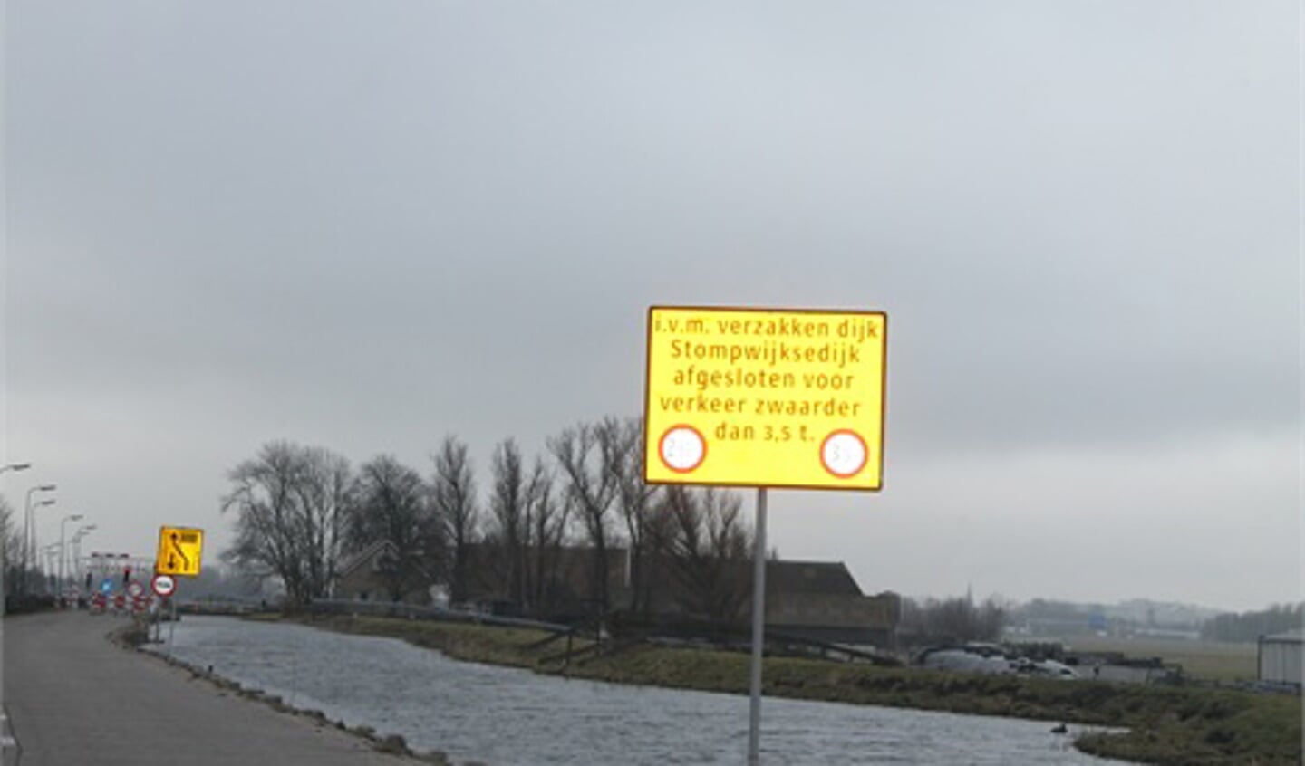De irritaties lopen op aan de Stompwijkseweg. (foto Het Krantje)