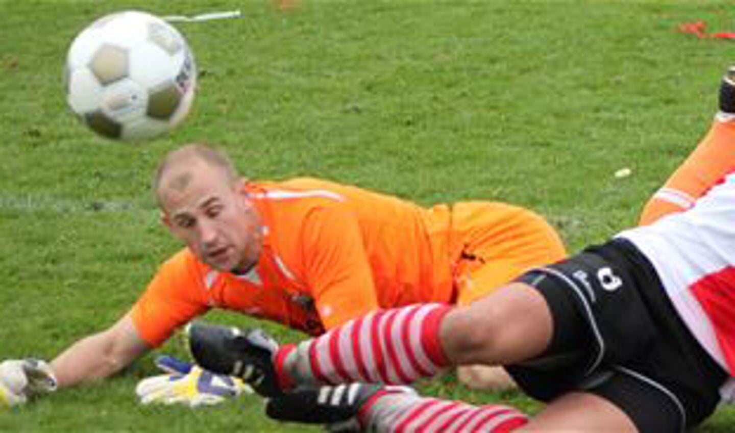 Robin Steffens strandt op de doelman (foto: Alexander Wagener)
