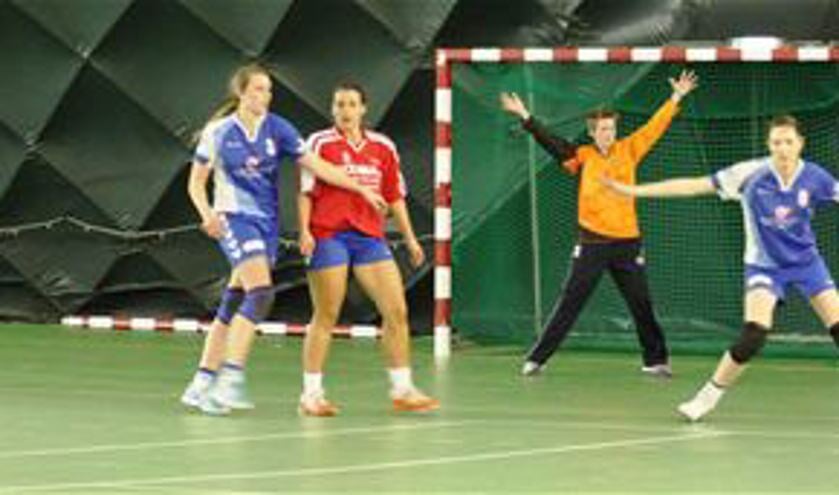 Dames 1 voor het laatst in actie in de ballonhal. Foto: Mieke van Veen