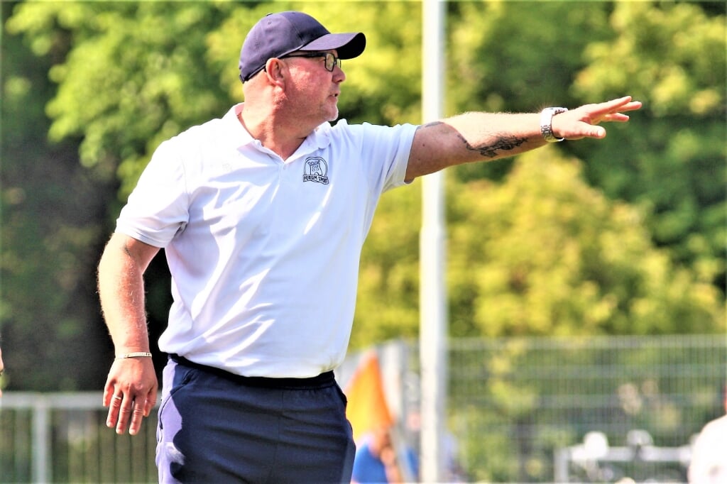 Oud-profvoetballer Dennis den Turk is nu hoofdtrainer bij zaterdag eersteklasser Forum Sport (archieffoto: AW).