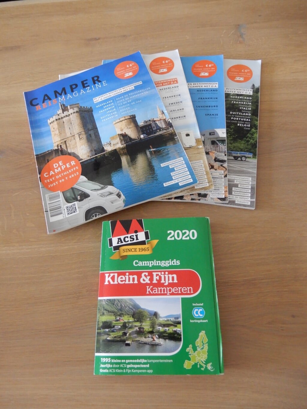 2020 Campinggids Klein&Fijn kamperen + 5 tijdschriften Camper reismagazine 2021/2022
