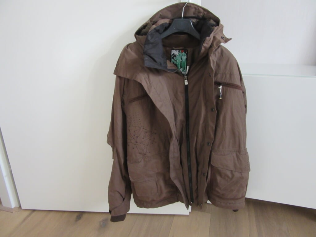 Wintersportjas/jack merk QUIKSILVER maat medium warme kleur bruin