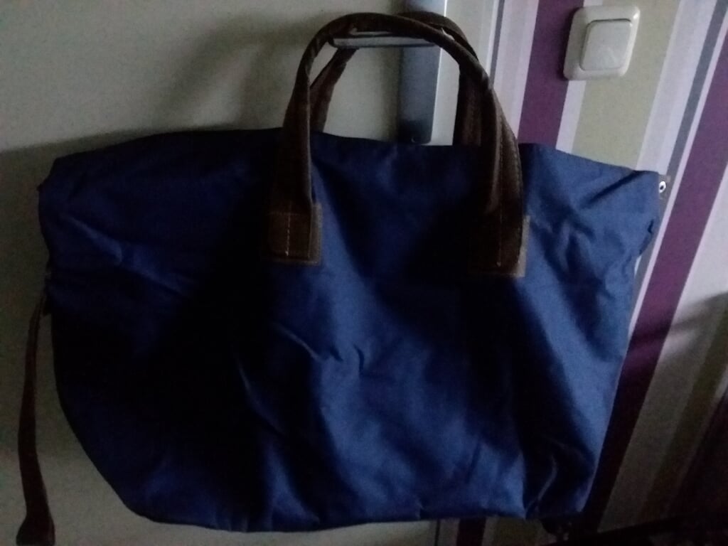 NIEUW! Mooie stevige WEEKEND/SPORT-TAS, met WIELTJES!