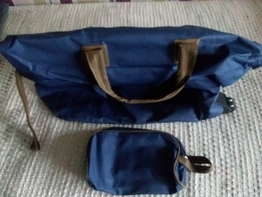 NIEUW! Grote WEEKEND/SPORT-TAS! Op WIELTJES