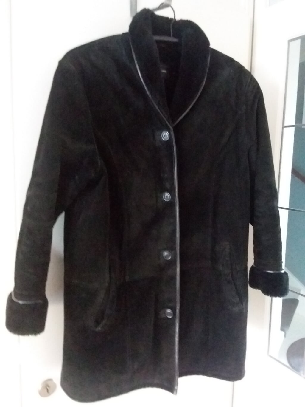 Nog zeer mooie ZWART-SUEDE WINTERJAS! Lekker gevoerd!