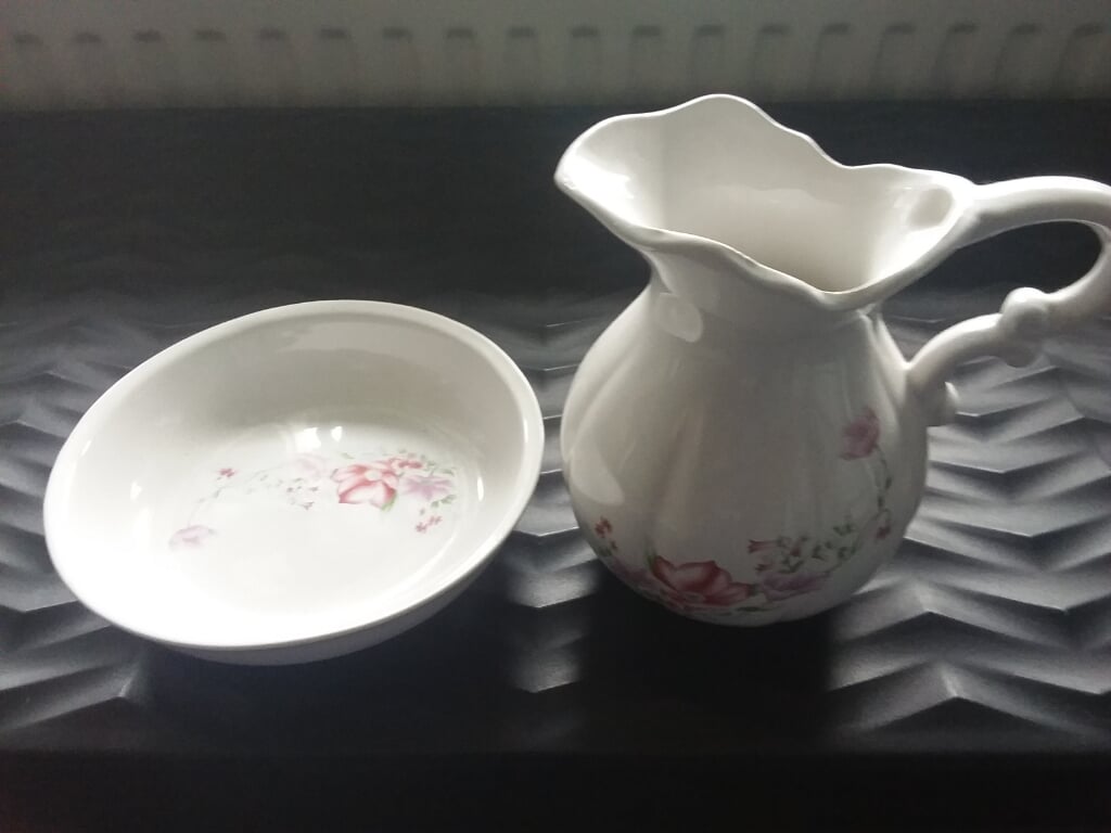 Uit mijn Grootmoeder-s Tijd ! Mooi aardewerken LAMPETKAN-SET