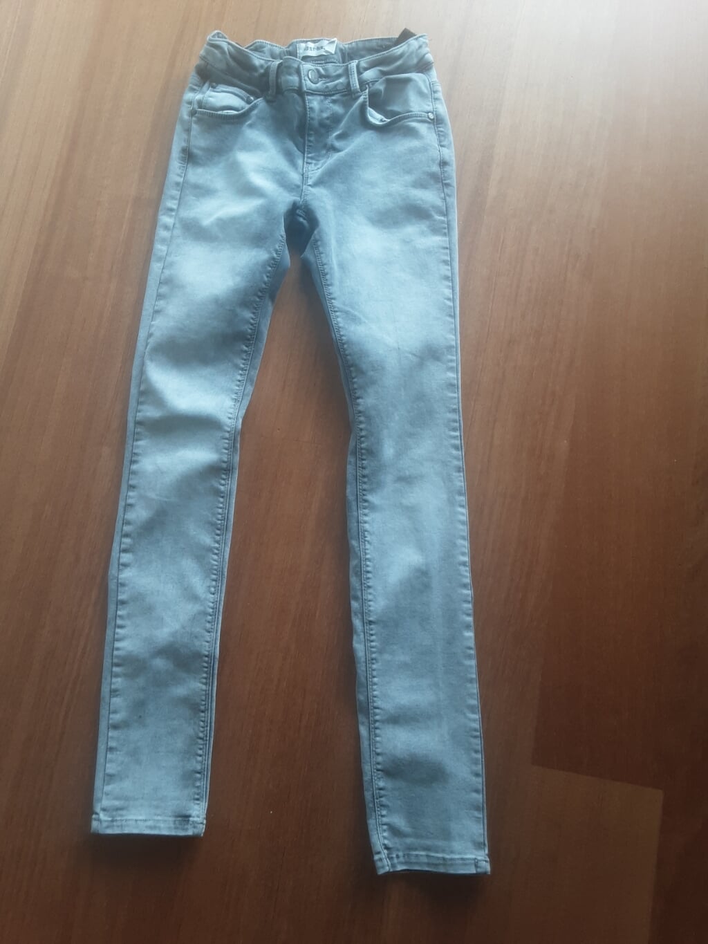 Mooie spijkerbroek grijs smal jongens mt 164 € 5,00