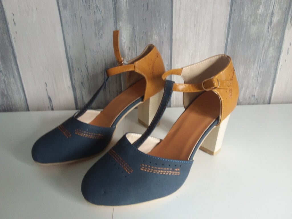 NIEUW! Mooie SUÈDE DAMES ZOMER-SCHOENEN