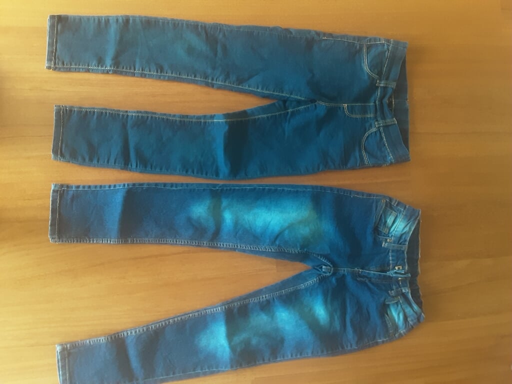 50% korting SPIJKERBROEK EN TRACKING MT 140 € 4,00 P.ST.