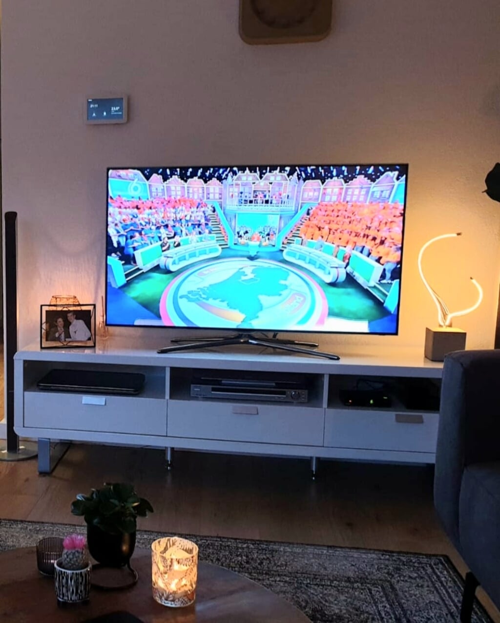 Hoogglans witte tv/audio kast