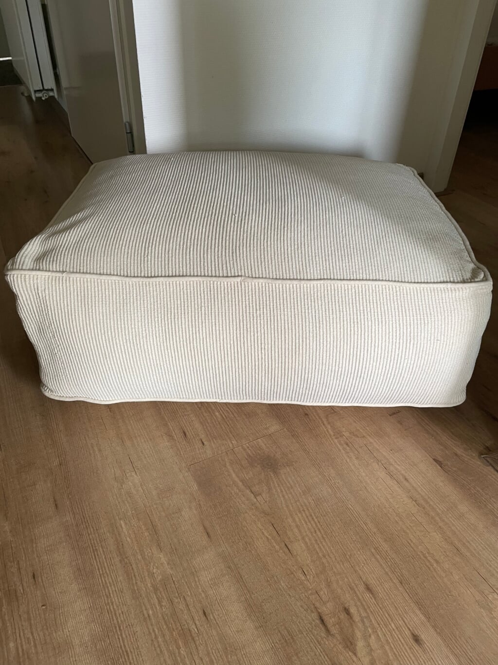Mooie Poef te koop