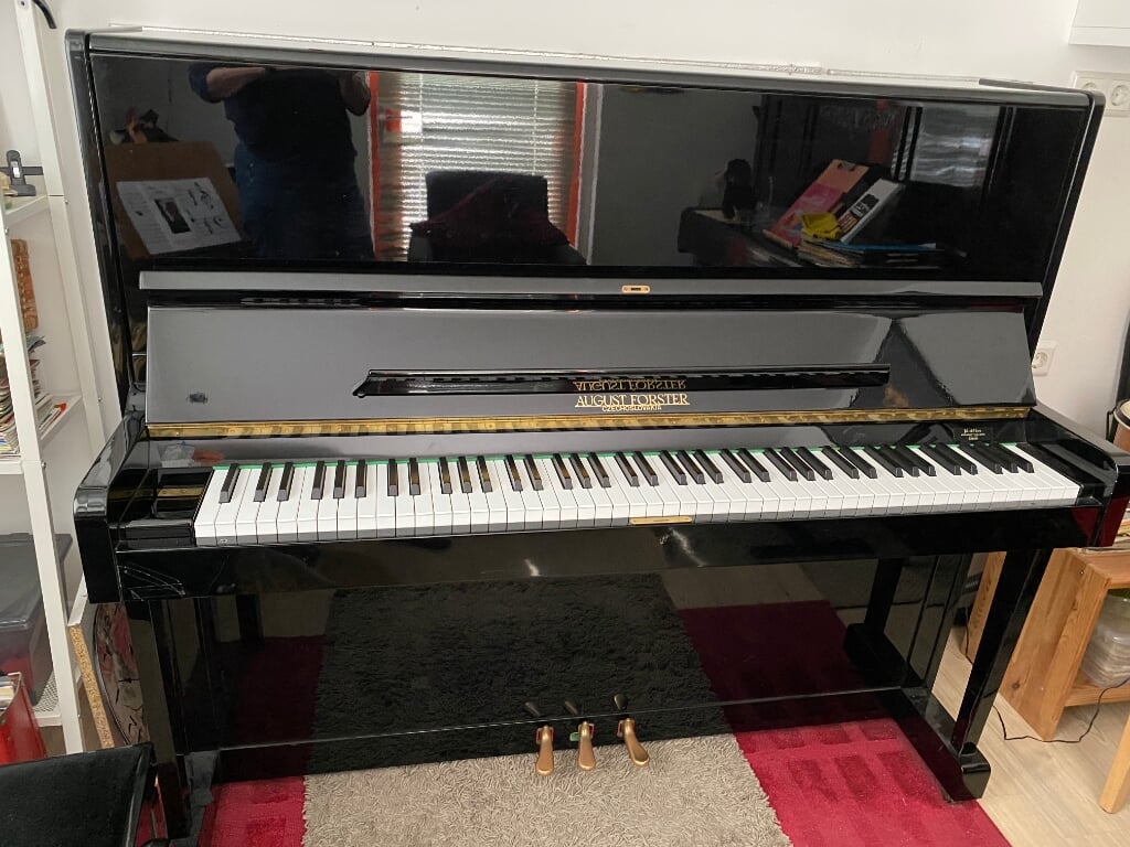 Mooie August Förster piano zwart hoogglans