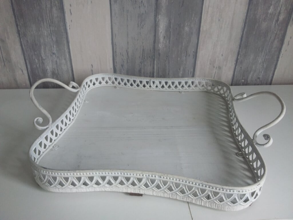 Mooi Brocante Houten DIEN-BLAD met metalen Sier-rand!