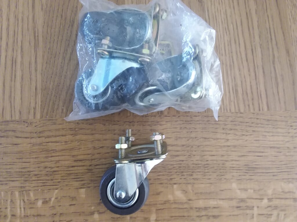 2 x 4 ZWENK-WIELTJES!