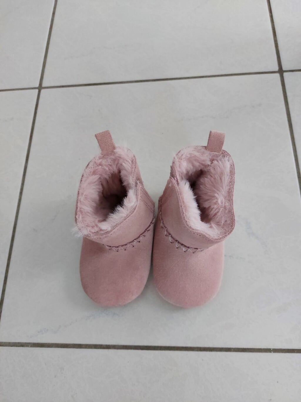 Gevonden Roze Suede laarsjes