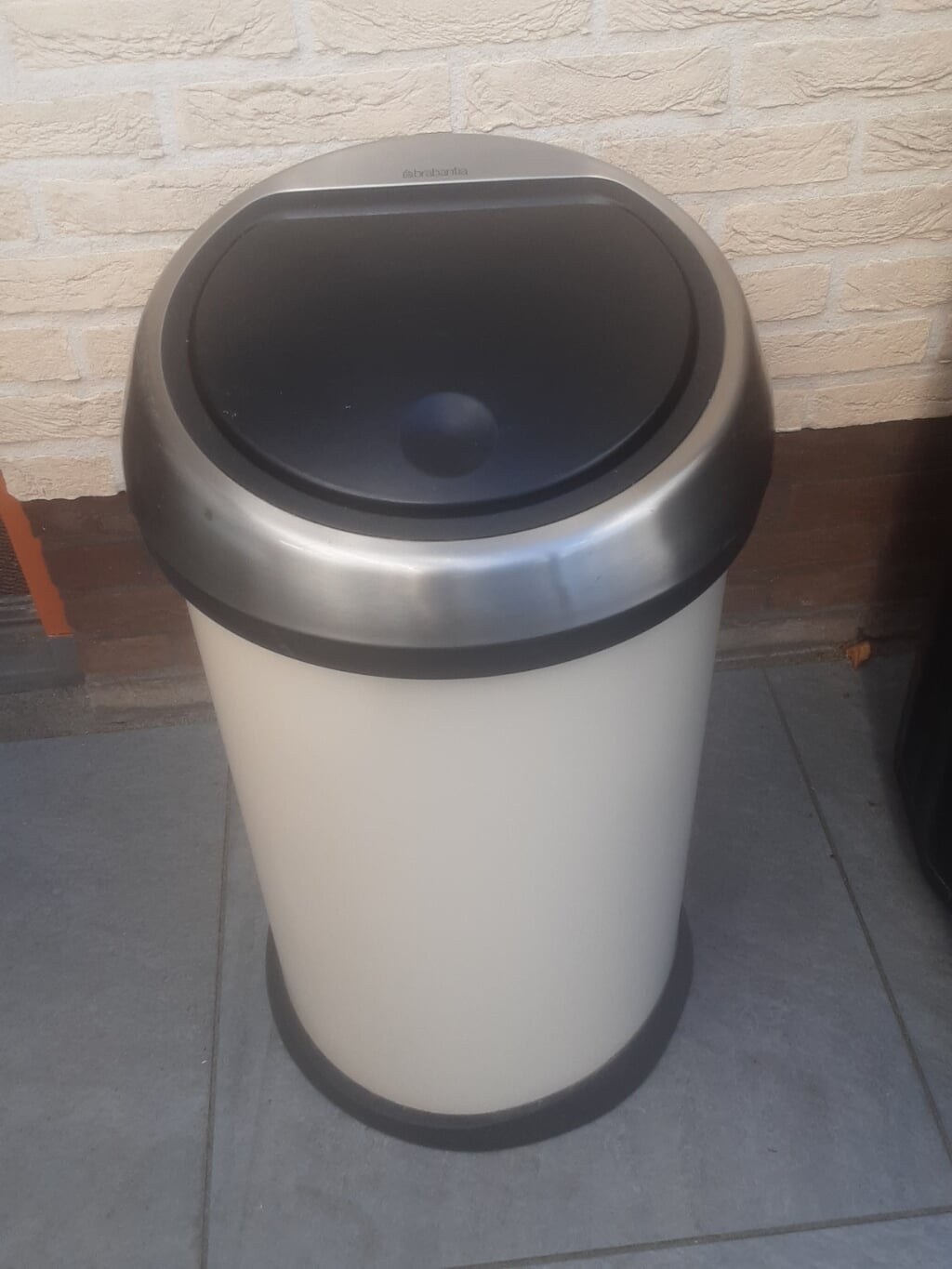 BRABANTIA TOUCH BIN PRULLENBAK 40/50 LT