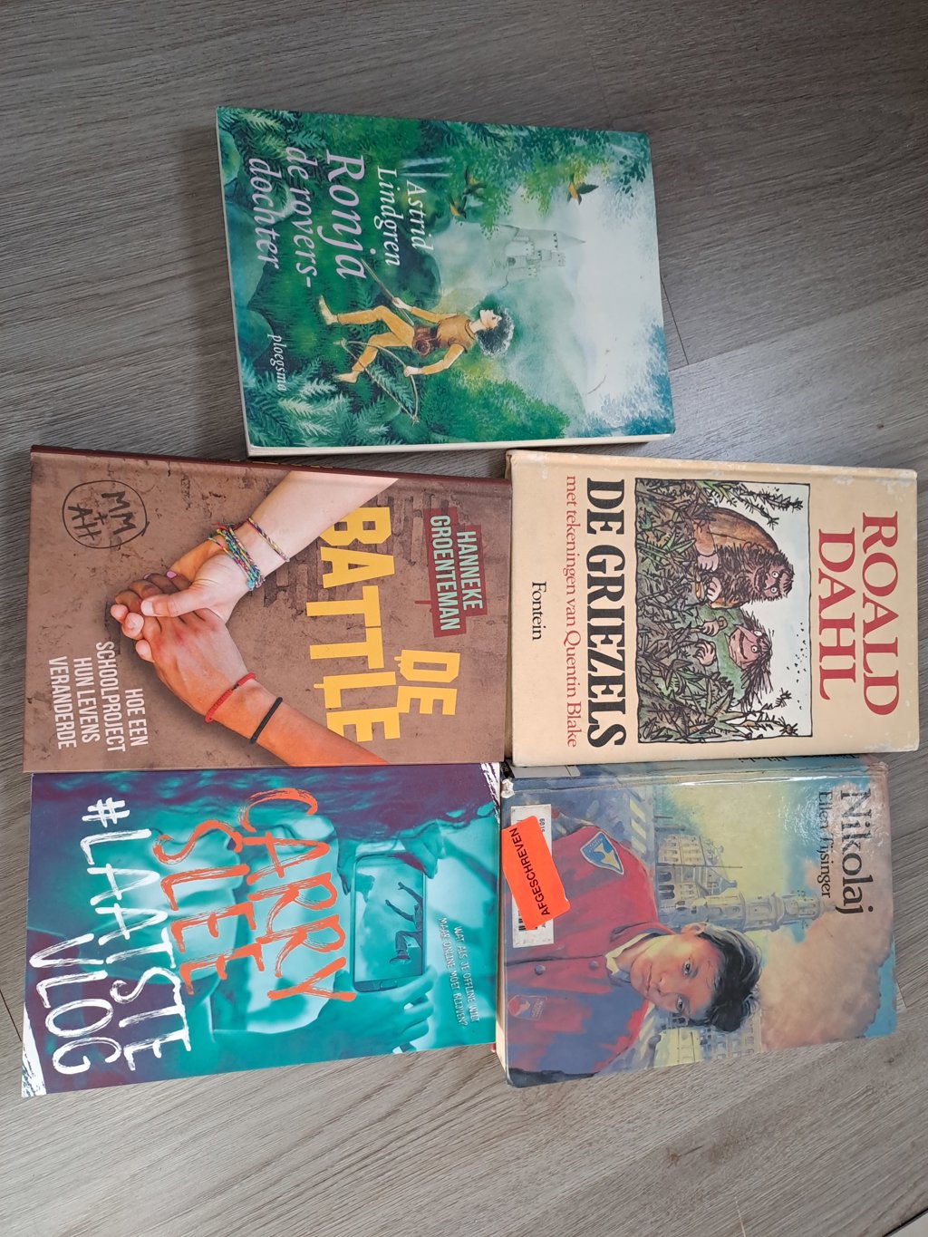 Boeken verschillende schrijvers.
