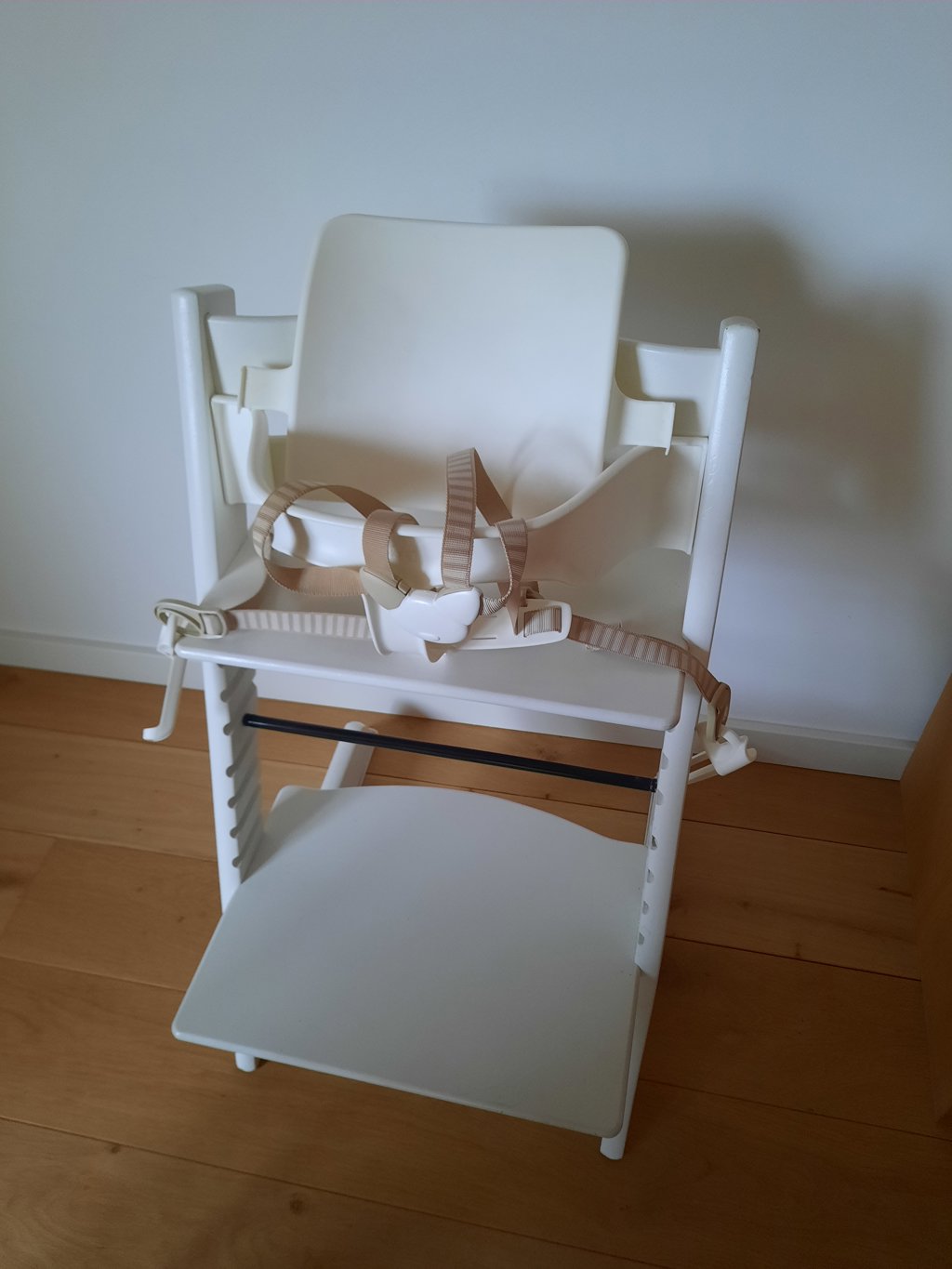 Kinderstoel en vouwbaar babybed/box