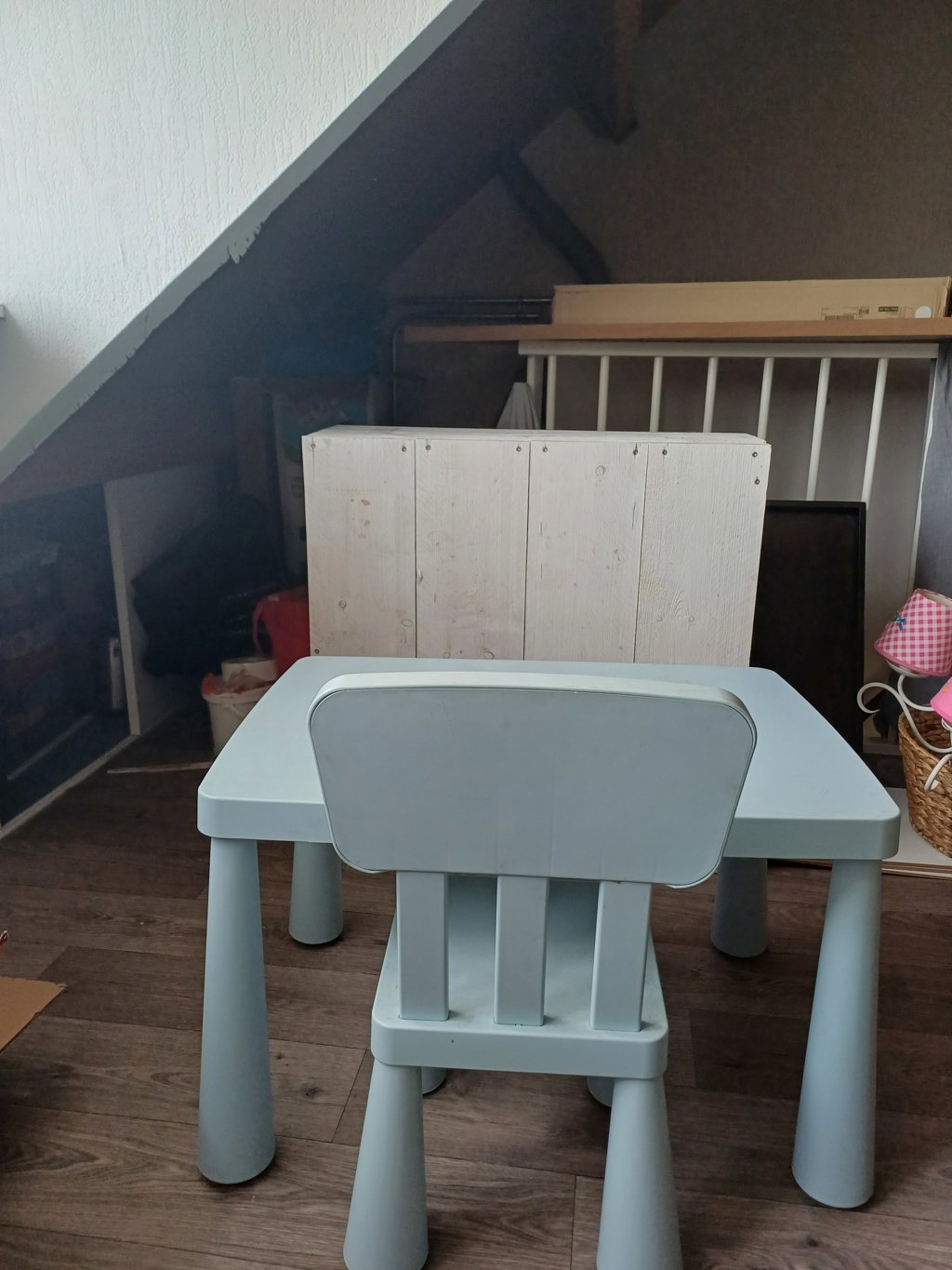 Ikea stoel en tafel