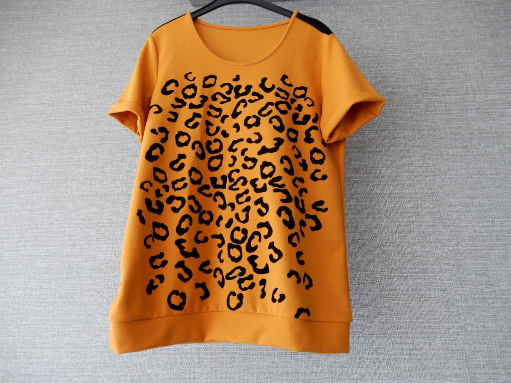 Als nieuw Shirt /trui Kleur okergeel/zwart mt L