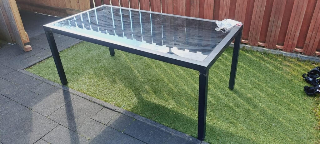 Tuintafel met glas