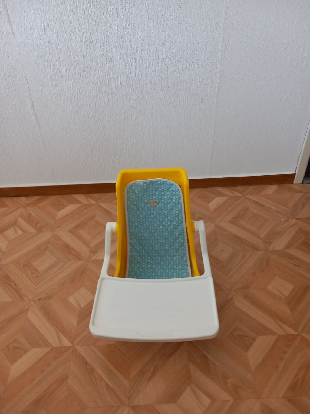 Poppen kinderstoeltje