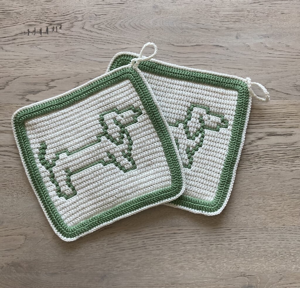 2 pannenlappen teckels dubbelzijdig 21x23 cm
