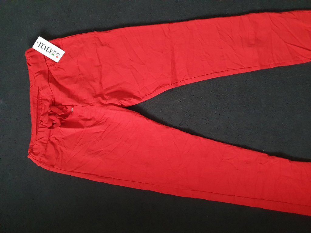 Rode nieuwe broek