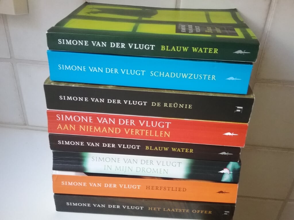 7  x  Simone van der Vlugt //   gelezen.