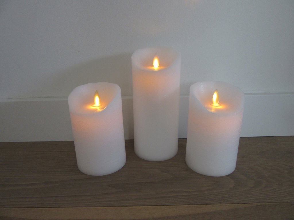 3 mooie LED kaarsen wit