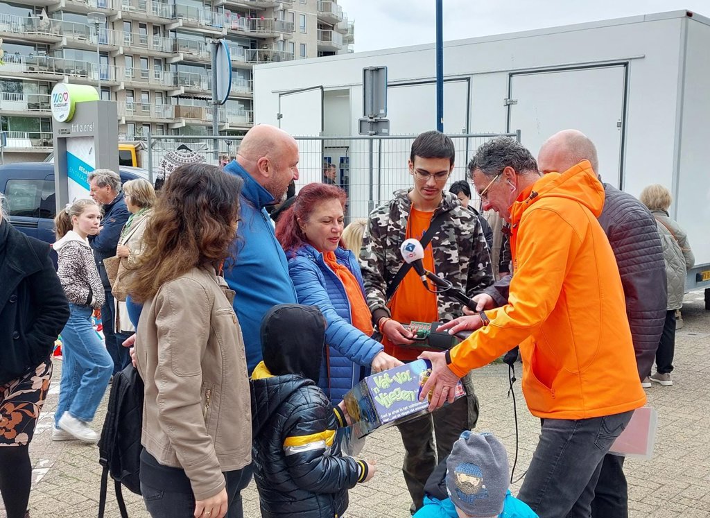 Oekraïeners worden in een oranje gekleurd Zoetermeer ontvangen op Koningsdag