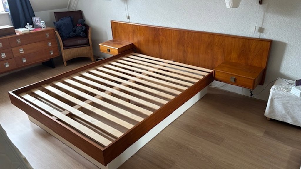 Queensize teakhouten ledikant