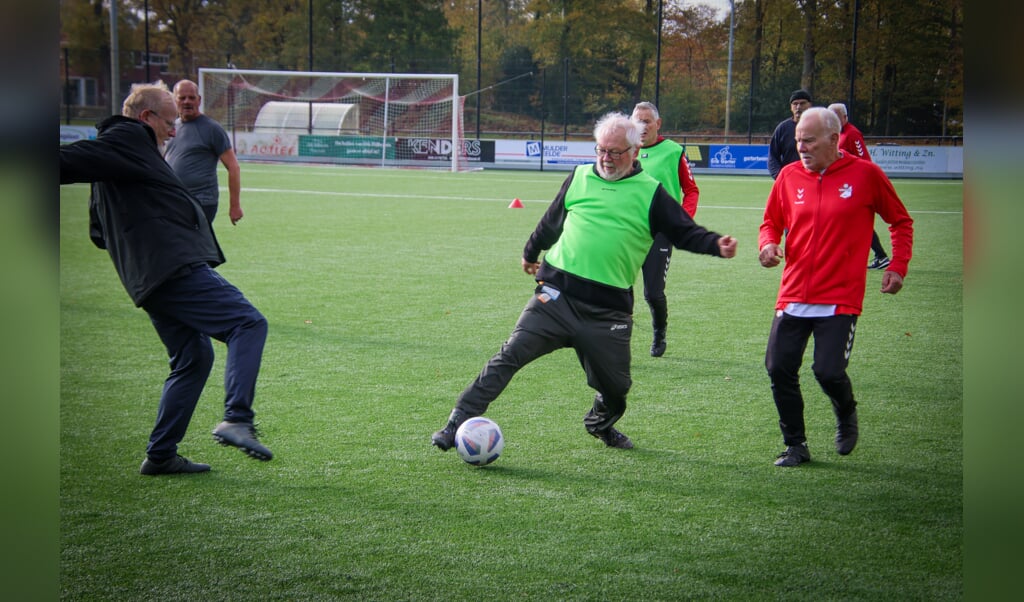 Old Stars Walking Football Tynaarlo speelden een demonstratiewedstrijd tegen FC Emmen