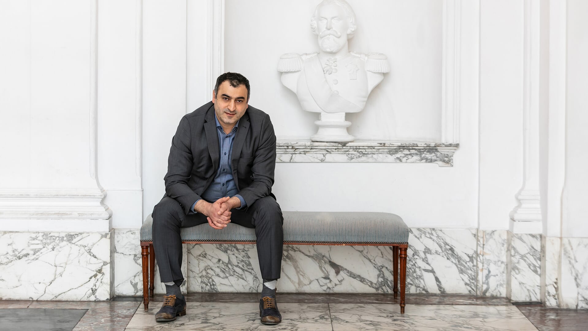 Hawre Rahimi is woordvoerder Digitale Zaken & overheid namens de VVD-fractie in de Tweede Kamer.