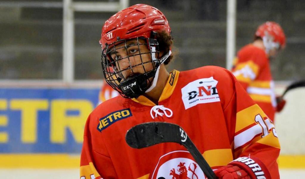 IJshockeytalent Noah Muller uit Venray.