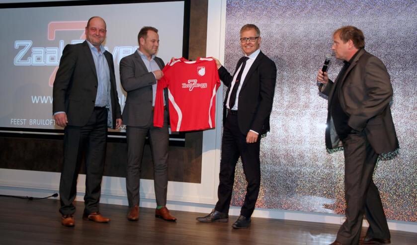 De presentatie van het nieuwe shirt. Foto: Rikus ten Brücke.