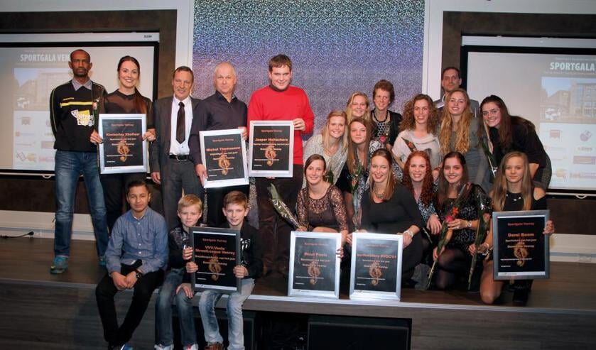 De winnaars samen op de foto. Foto: Rikus ten Brücke.