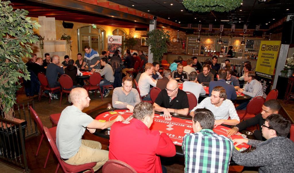 Bijna 60 deelnemers trok de NK-pokervoorronde in Venray. Foto: Rikus ten Brücke. 