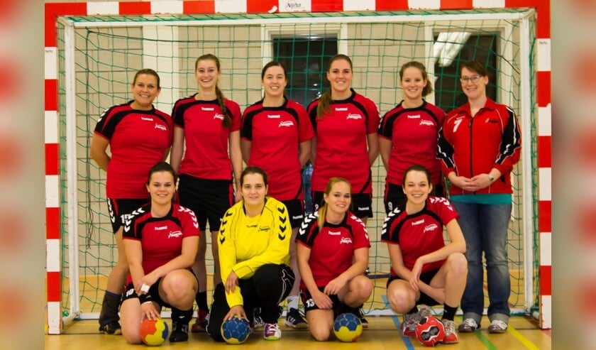 De handbalsters van Manual wonnen van Born. Foto: website Manual.