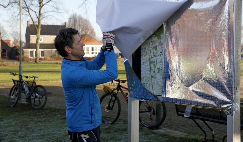 Wethouder Lucien Peeters vlak voor het ongeval, bij de opening van de nieuwe mountainbikeroute. Foto: Rikus ten Brücke.