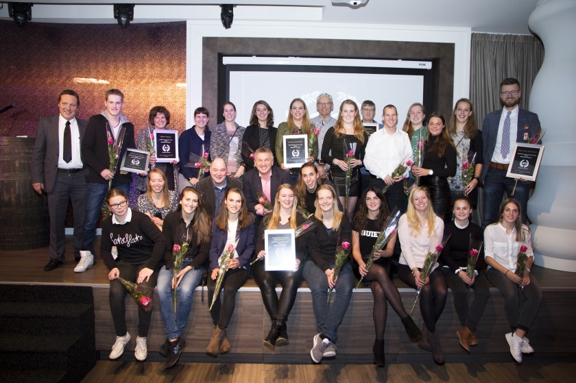 De winnaars van het sportgala samen op de foto. Foto: Rikus ten Brücke.