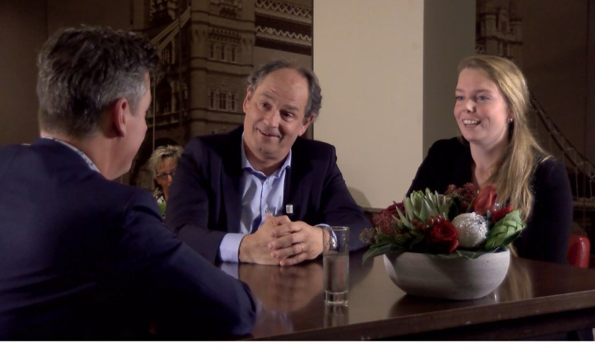 Rob van Lieshout (links) in gesprek met Joost van der Weiden en Sanne Mulder.