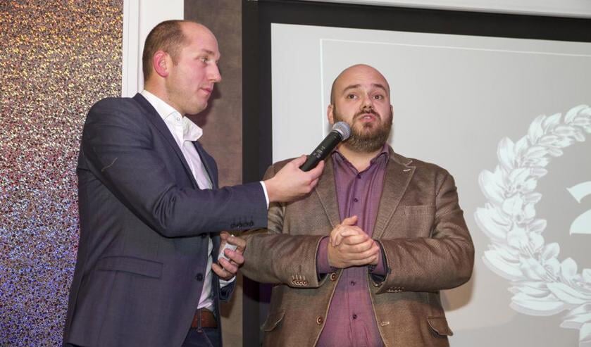 Danny Caelen (rechts) in gesprek met Paul Rutten tijdens het Peel en Maas TV Sportgala Venray. Foto: Rikus ten Brücke.