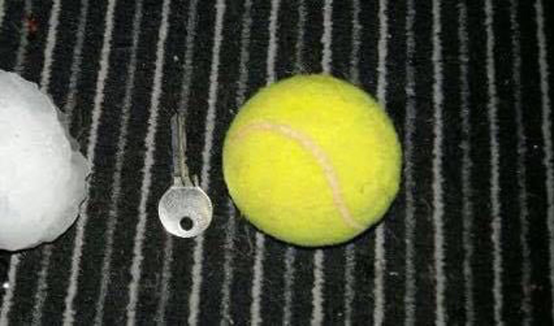 Hagelstenen zo groot als tennisballen vielen ook in Venray uit de lucht. 
