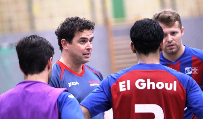 Zaalvoetbalcoach Jos van Gerven. Foto Henk Lammen, archief Peel en Maas.