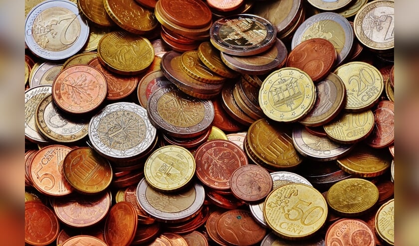 Het geld is bedoeld voor verpleegkundigen, verzorgenden, helpenden, schoonmakers en het andere ondersteunend personeel in alle sectoren van de zorg.