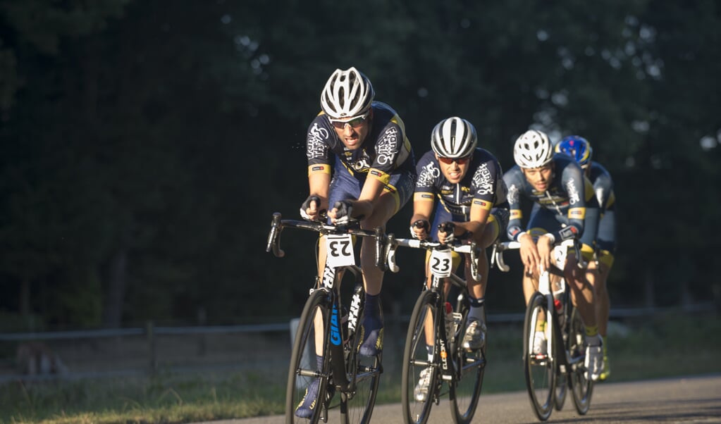 Het winnende team Limburg Express Cycling Team van de ploegentijdrit. Foto: Wim Janssen.