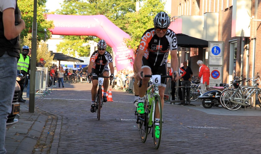 De ploegentijdrit in Venray was een groot succes. Foto: Rikus ten Brücke.